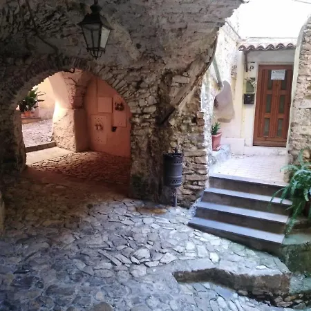 Country House In Vallebona
